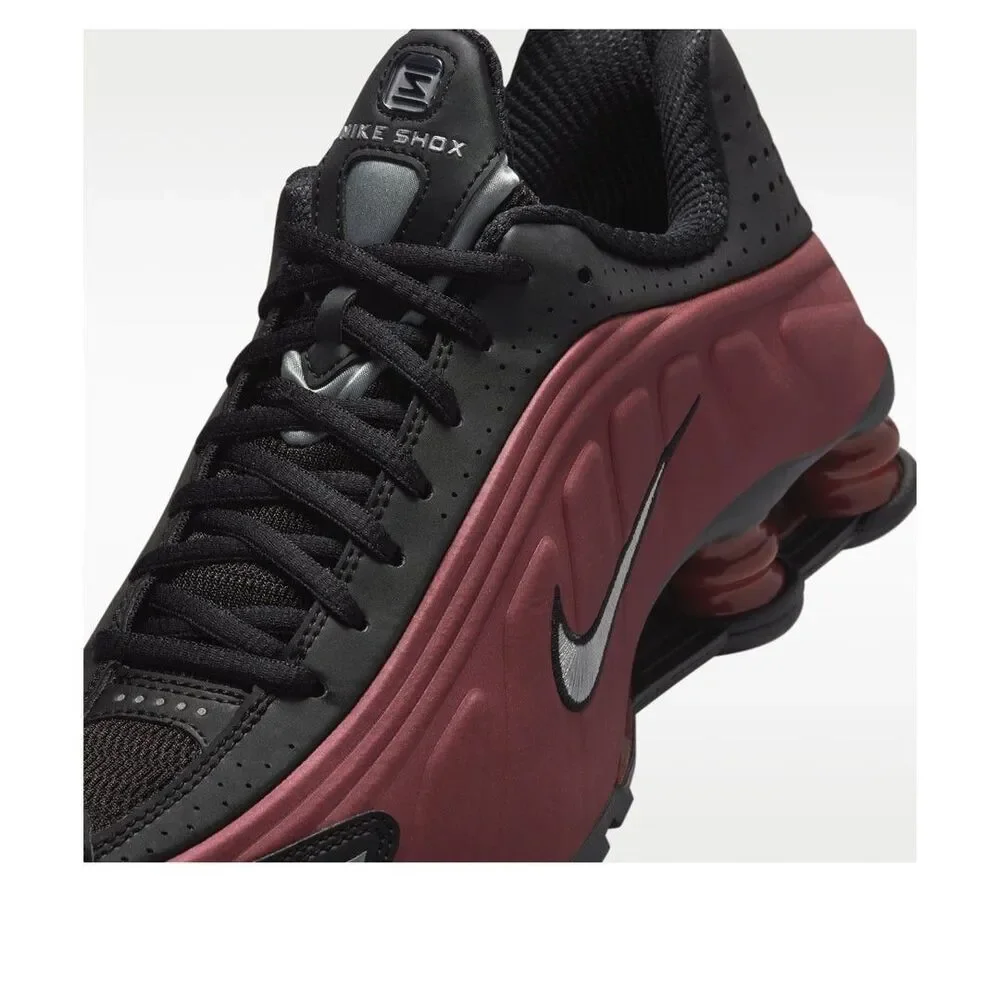 Nike Shox R4 Black Team Red Metallic Silver AR3565-009 Women’s Size 10 Men’s 8.5